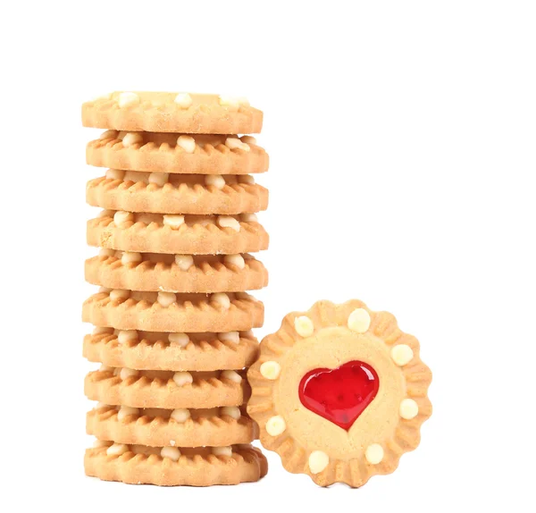 Montón de galletas de fresa en forma de corazón . — Foto de Stock