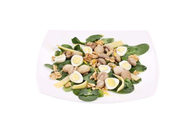 ceviz ve parmesan mantar salatası.