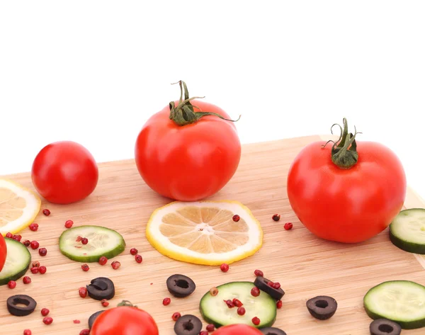 Composición de verduras en bandeja de madera . —  Fotos de Stock