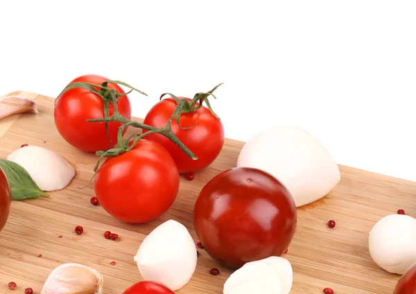 Tomates e bolas de mussarela . — Fotografia de Stock