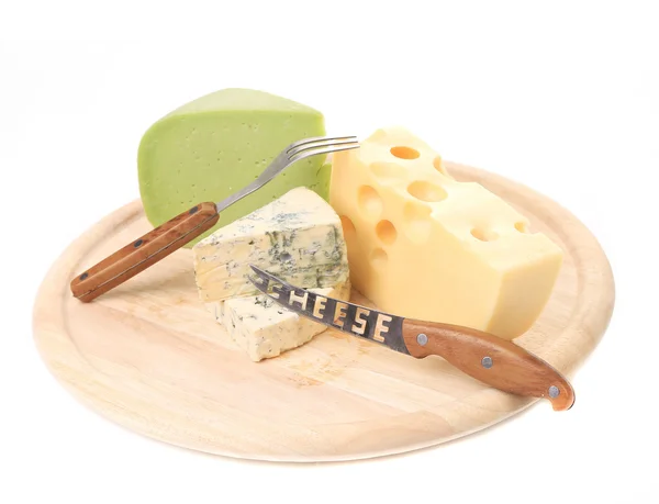 Différents types de fromages sur bois . — Photo