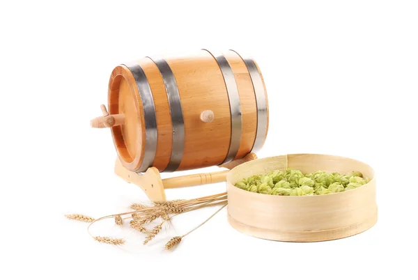 Barrel and sieve with hop. — Stock Photo, Image