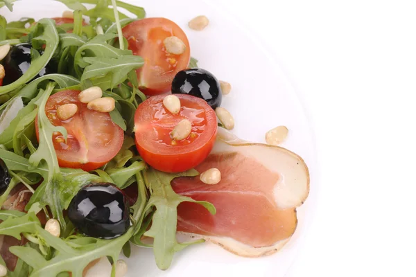 Ensalada con rúcula y jamón . — Foto de Stock