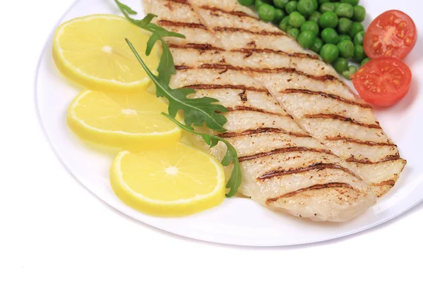 Grilled fish fillet with vegetables. — Stock Photo, Image