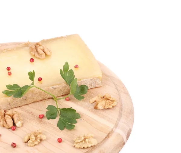 Parmezán sajt és dió. — Stock Fotó