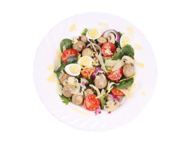 mantar salatası, domates ve çam fıstığı.