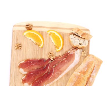 Prosciutto ceviz ve kiraz domates ile.