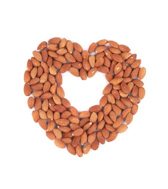 badem fındık kalp şeklinde.