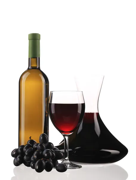Karaf fles en glas met rode wijn. — Stockfoto