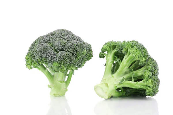 Due broccoli freschi . — Foto Stock