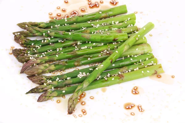 Salada com espargos . — Fotografia de Stock