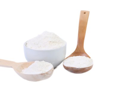 kaşık ve bir kase un.