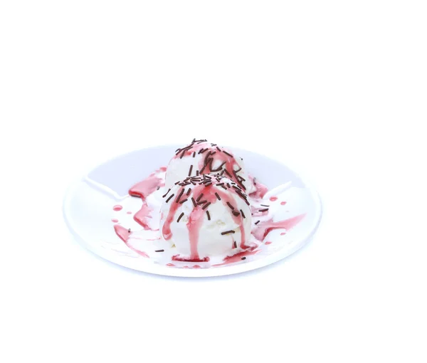 プレート上のアイスクリーム. — ストック写真