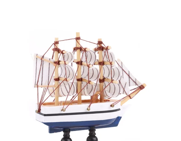 Modelo de barco. pequeno navio de madeira . — Fotografia de Stock