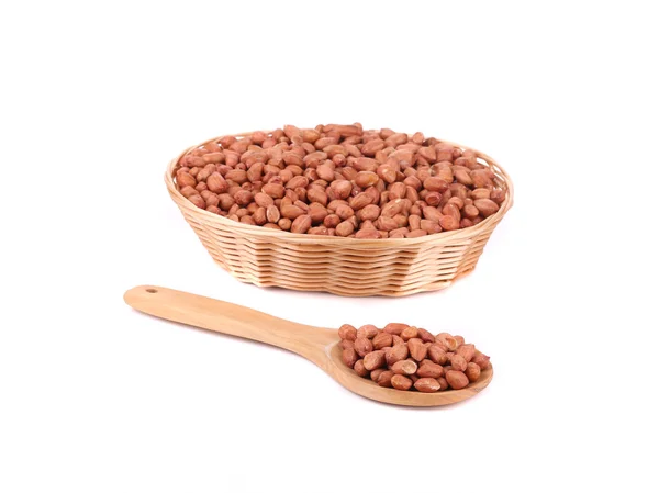 Wicker basket full of raw peanuts. — Stock Photo, Image