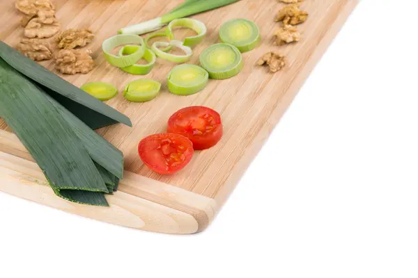 Légumes sur plateau en bois . — Photo