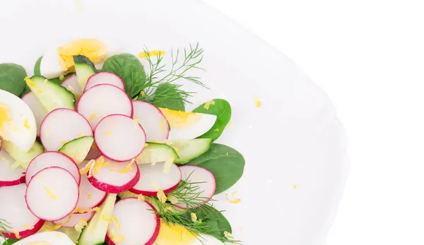 Radish salad with spinach and boiled egg. — Stock Photo, Image