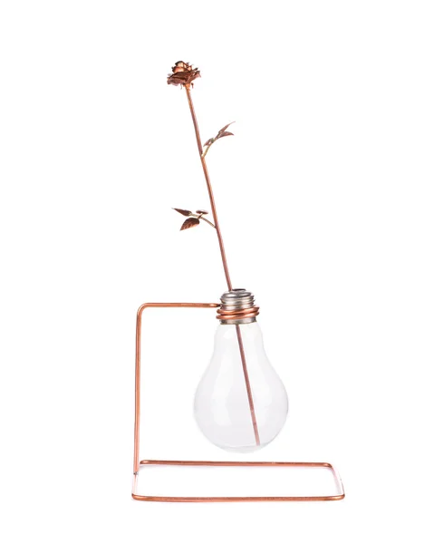 Glödlampa upphängda på tråd — Stockfoto