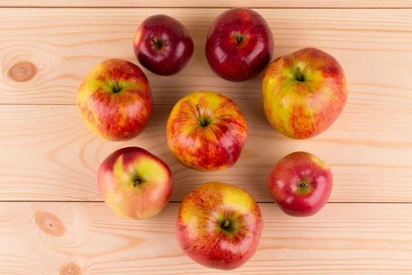 Manzanas rojas frescas — Foto de Stock