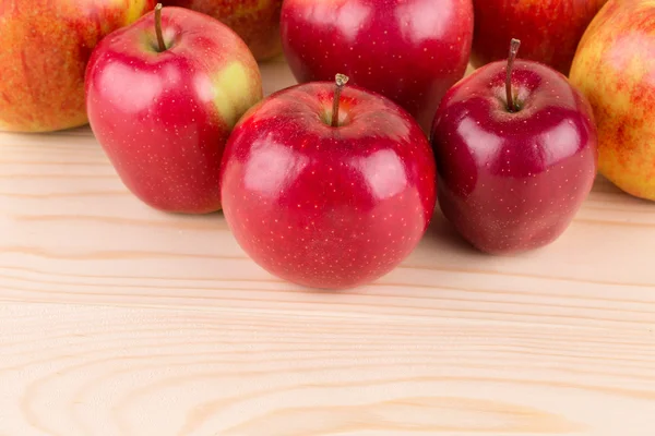 Fresh red apples — Stock Photo, Image