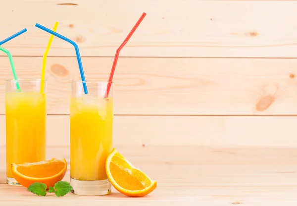 Orangensaft und Scheiben — Stockfoto