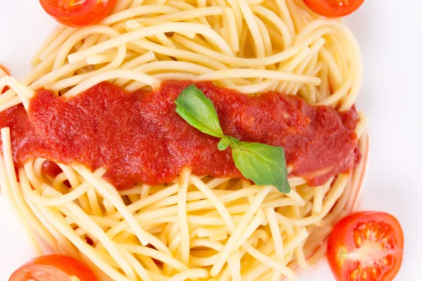Pasta with sauce and basil. — Stock Photo, Image