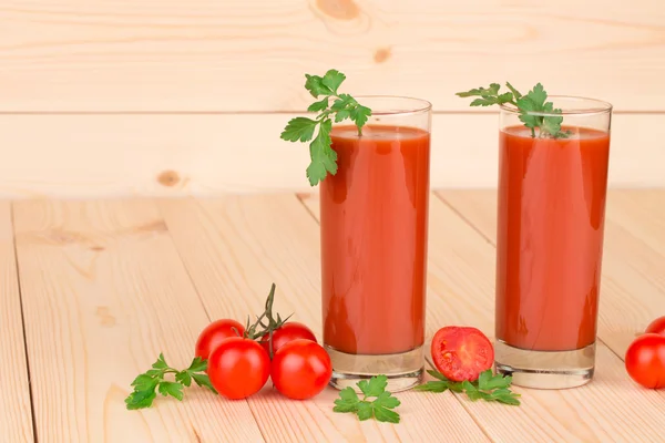 Jugo de tomate con perejil — Foto de Stock