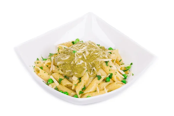 Pasta med pesto och parmesan. — Stockfoto