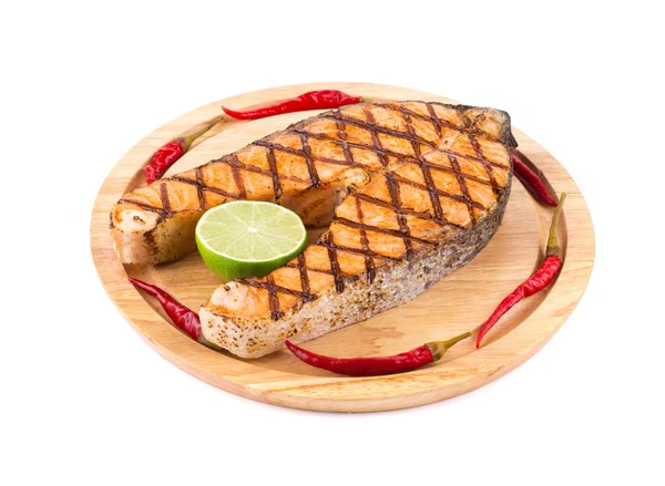Filete de salmón en bandeja . —  Fotos de Stock