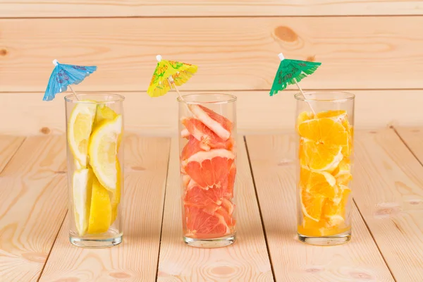 Frutas en vasos . — Foto de Stock
