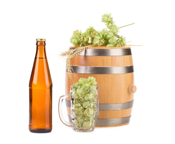 Beer barrel with beer glass and hop — Stock Photo, Image