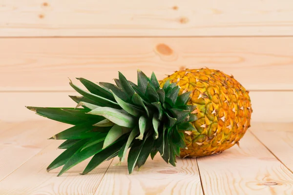 Fresh ripe pineapple — Stock Photo, Image