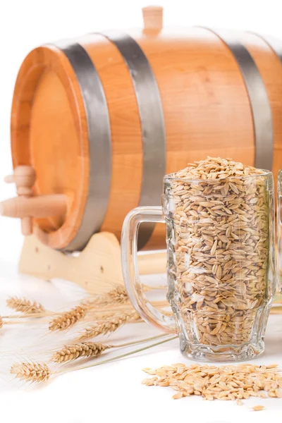 Beer barrel with beer glass — Stock Photo, Image