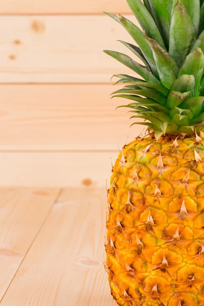 Ripe pineapple — Stock Photo, Image