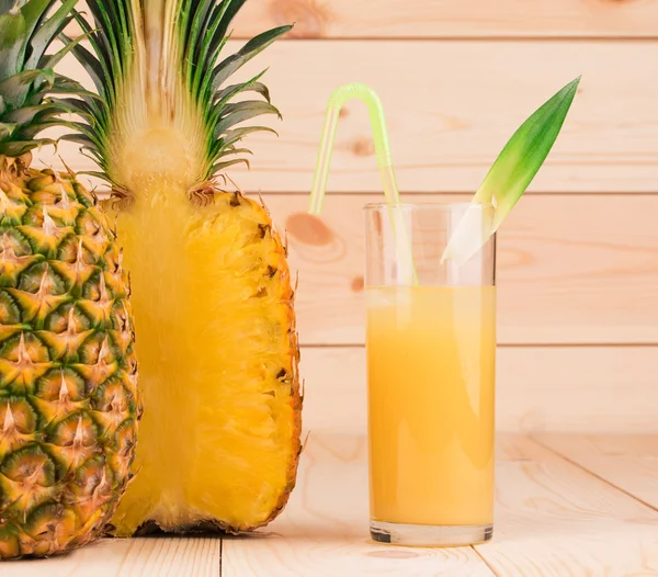 Ananas vruchten — Stockfoto