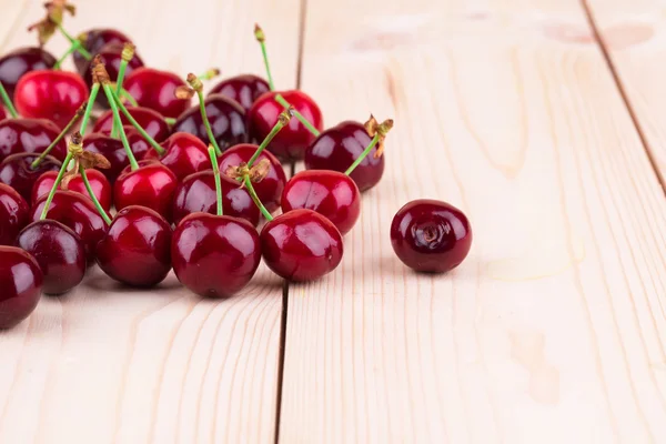 Fresh cherries — Stock Photo, Image