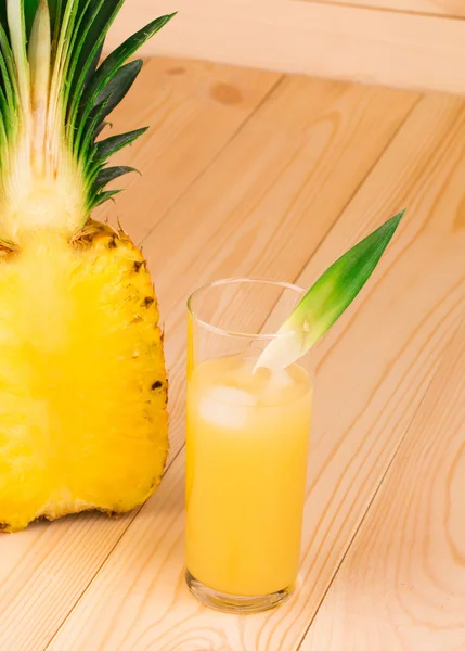 Délicieux ananas au jus — Photo