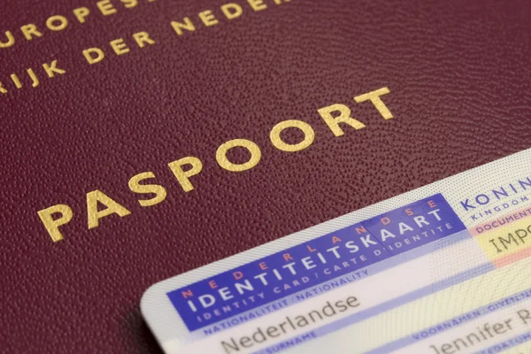 Identiteitskaart en paspoort close-up Rechtenvrije Stockafbeeldingen