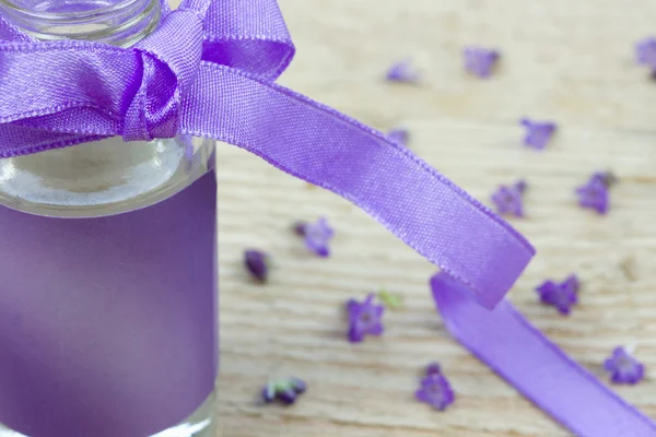 Nahaufnahme von Lavendelöl — Stockfoto