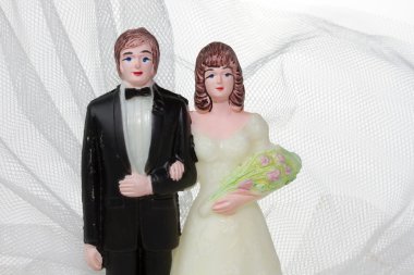 Düğün çifti için düğün pastası süsleme