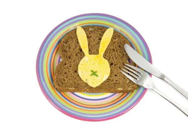 板片面包和复活节兔子蛋吧 — 图库照片