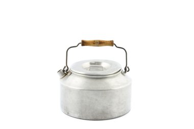 izole bir galvaniz çay çaydanlık