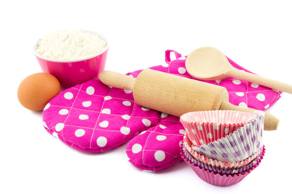 Розовая посуда для выпечки
