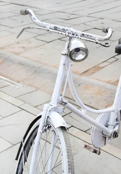 Bicicleta pasada de moda —  Fotos de Stock