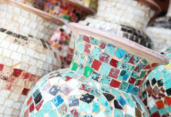 Vaso di mosaici colorati — Foto Stock