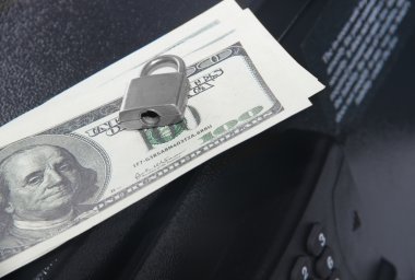 dolar üzerinde kapalı kasa