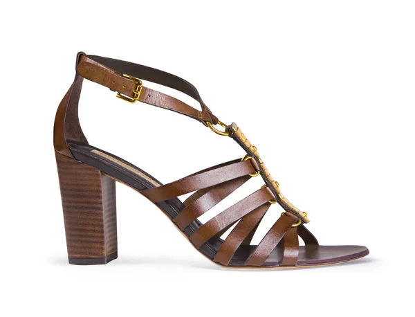 Zapatos femeninos de cuero marrón aislados sobre fondo blanco —  Fotos de Stock