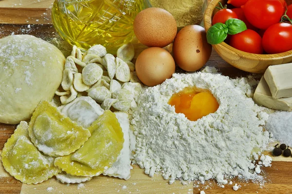 Ingredients for preparation of homemade egg pasta — Stock Photo, Image