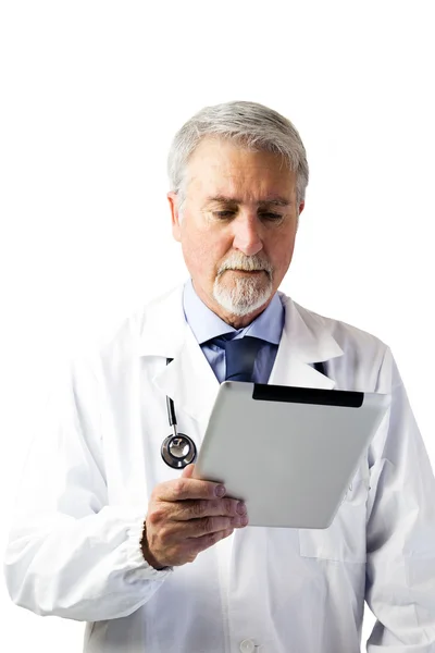 Porträt eines Arztes vor weißem Hintergrund — Stockfoto