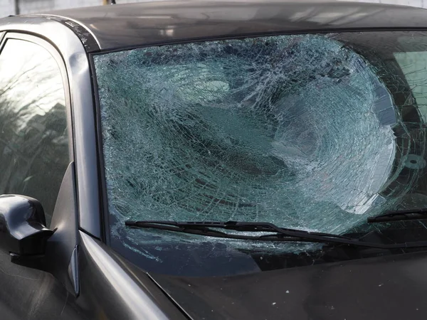 Voiture Après Accident Route Avec Pare Brise Fissuré — Photo